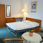 Besser ゲストハウス 3*
